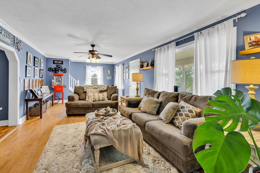 More Photos Of 5643 Yankee St, Fredericktown Specialty For Sale