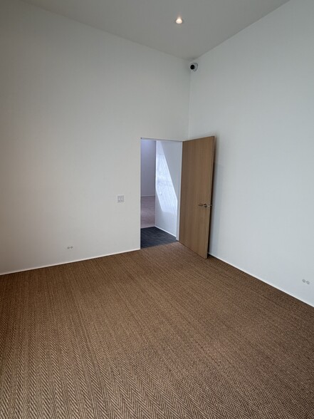 More Photos Of 8115 Melrose Ave, Los Angeles Storefront Retail Office For Lease