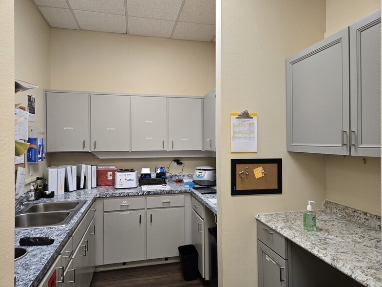 More Photos Of 7620 Gunn Hwy, Tampa Unknown For Lease