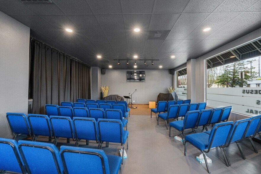 More Photos Of 340 Central Ave, Coos Bay Medical For Sale