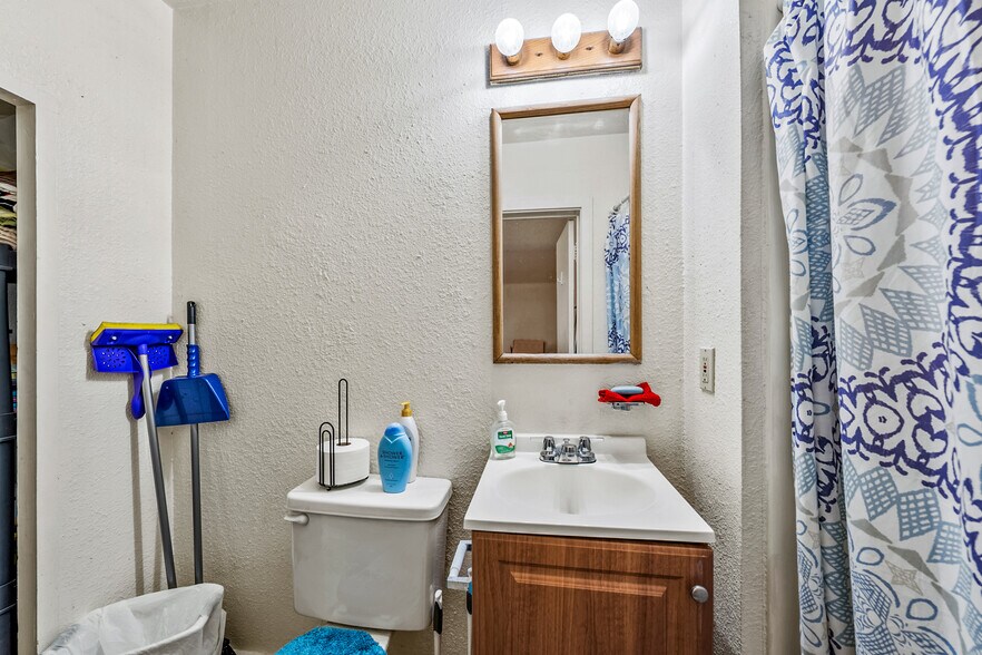 More Photos Of 303 SW I St, Grants Pass Apartments For Sale