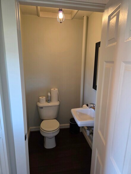 More Photos Of 9213 First St, Baroda Office For Lease