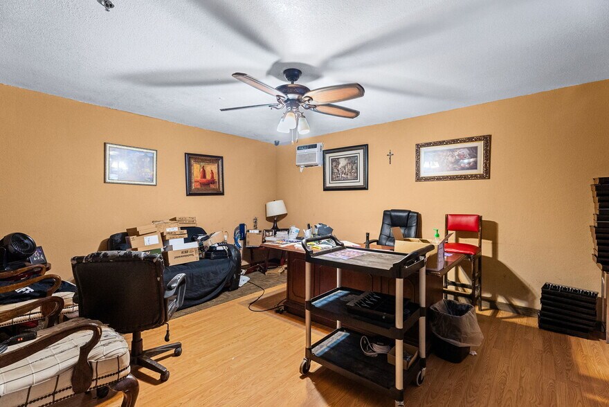 More Photos Of 13087 Hwy 271 N, Tyler Sports And Entertainment For Lease