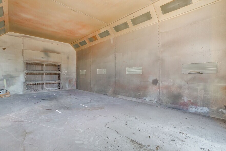 More Photos Of 3550 N Main St, Cleburne Industrial For Sale