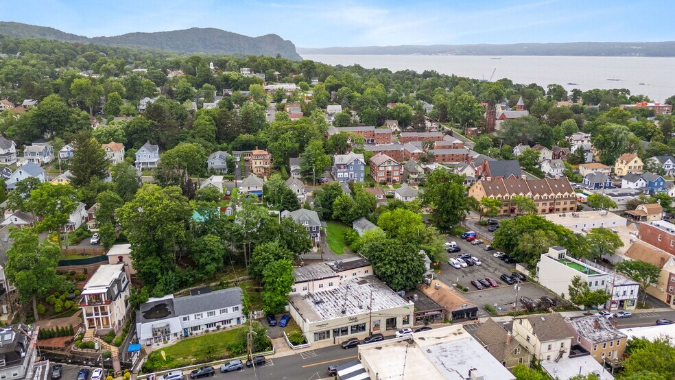 More Photos Of 168-172 Main St, Nyack Storefront For Sale