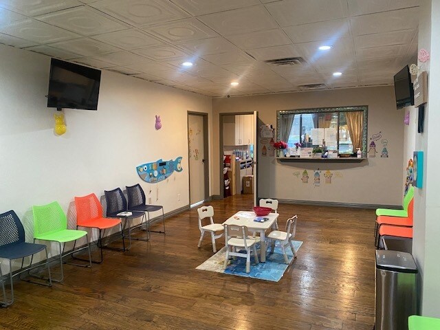 More Photos Of 4100 W 15th St, Plano Medical For Sale