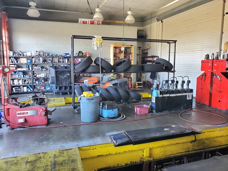 More Photos Of 24173 US Highway 80 E, Statesboro Auto Repair For Sale