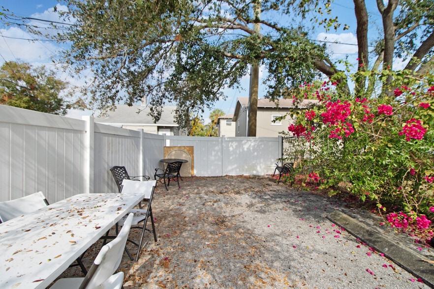 More Photos Of 820 15th St N, Saint Petersburg Assisted Living For Sale