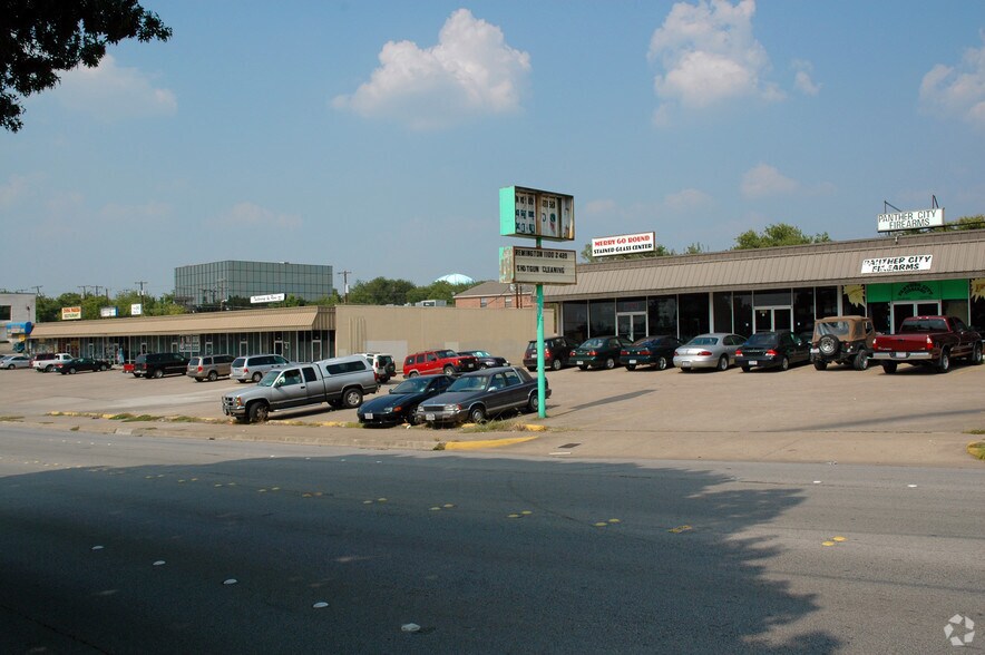 More Photos Of 3001-3027 Lackland Rd, Fort Worth Freestanding For Sale