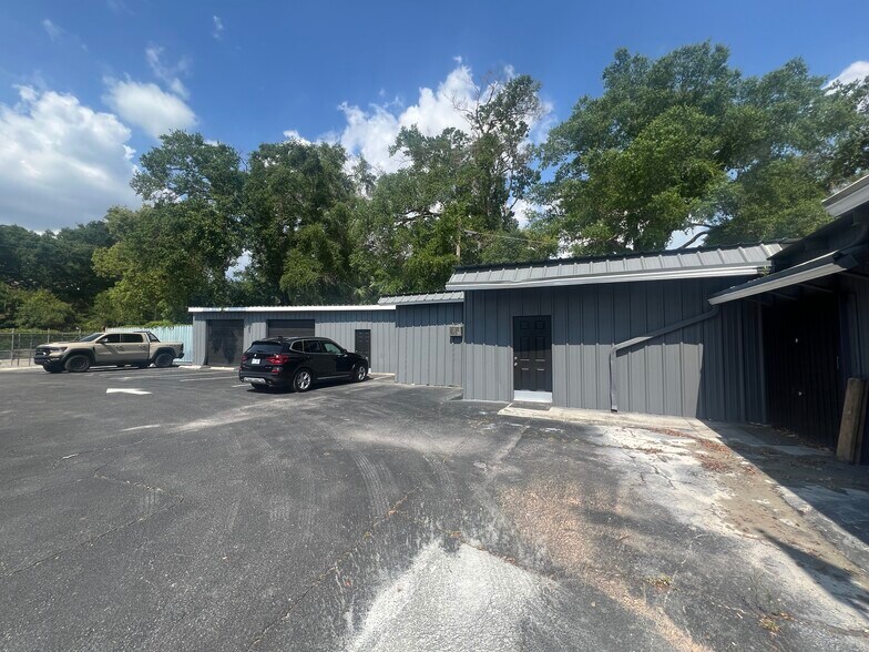 More Photos Of 2907 N Florida Ave, Tampa Warehouse For Lease