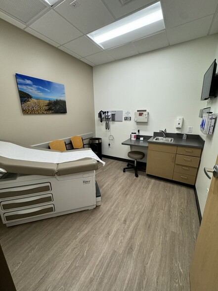 More Photos Of 19580 Cochran Blvd, Port Charlotte Freestanding For Lease