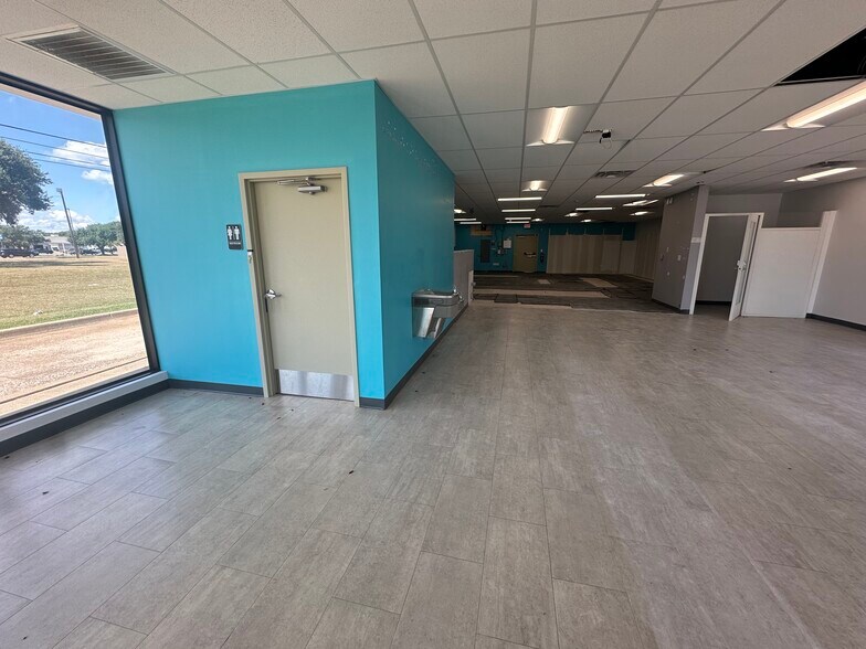 More Photos Of 1329 S Jackson St, Jacksonville Drugstore For Lease