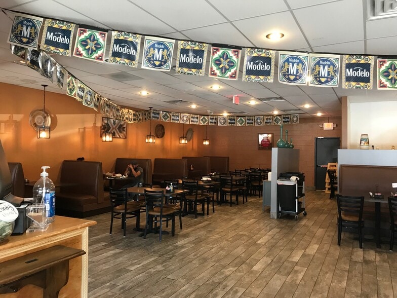 More Photos Of 6 E Monroe St, Buckner Storefront For Sale