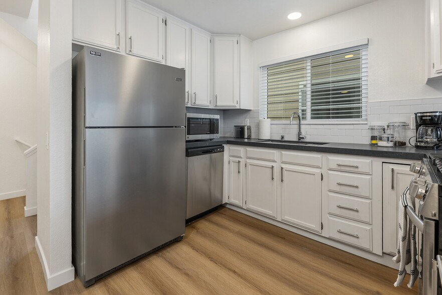 More Photos Of 813 Isthmus Ct, San Diego Apartments For Sale