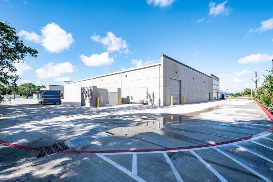 More Photos Of 3515 Canada Rd, La Porte Flex For Lease