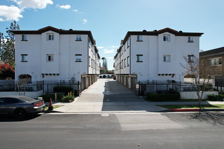 Primary Photo Of 738 W La Jolla Ave, Placentia Apartments For Sale