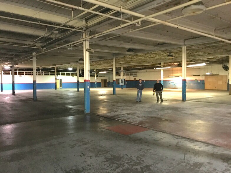 More Photos Of 1 Balcrank Way, Weaverville Warehouse For Lease