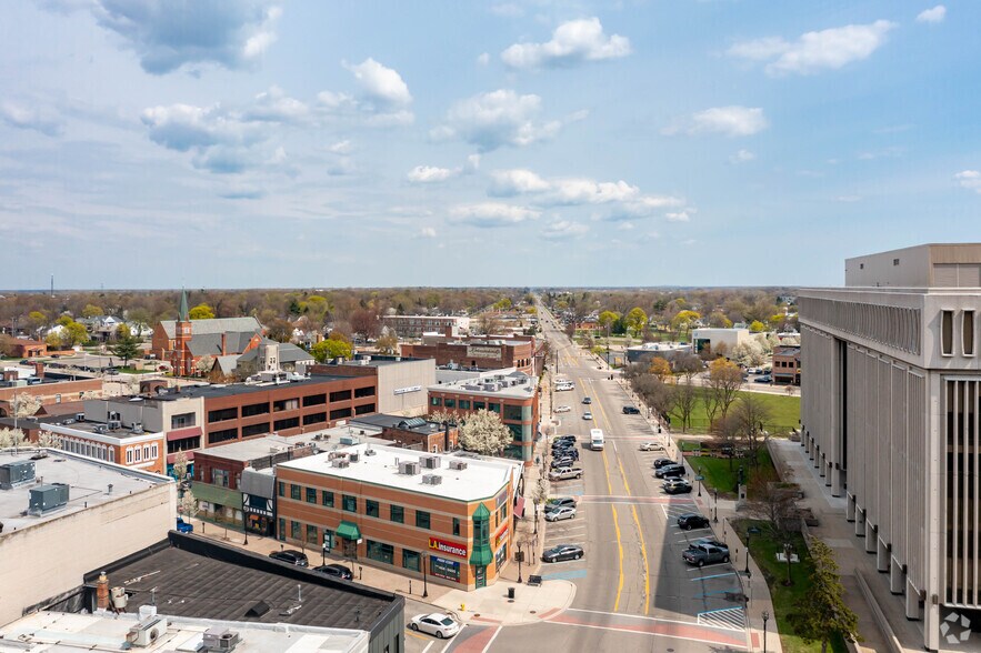 Primary Photo Of 40-42 Macomb Pl, Mount Clemens Office For Sale