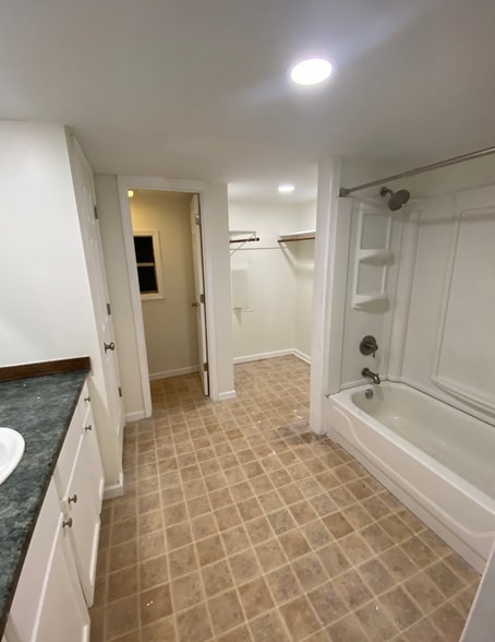 More Photos Of 128 Sandy Springs Ln, Lexington Manufactured Housing Mobile Home Park For Sale