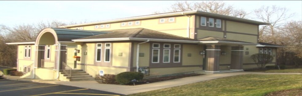 More Photos Of 219 W 55th St, Clarendon Hills Office For Sale