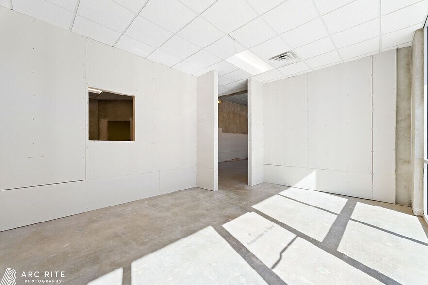 More Photos Of 5820 66th St, Lubbock Storefront Retail Office For Sale