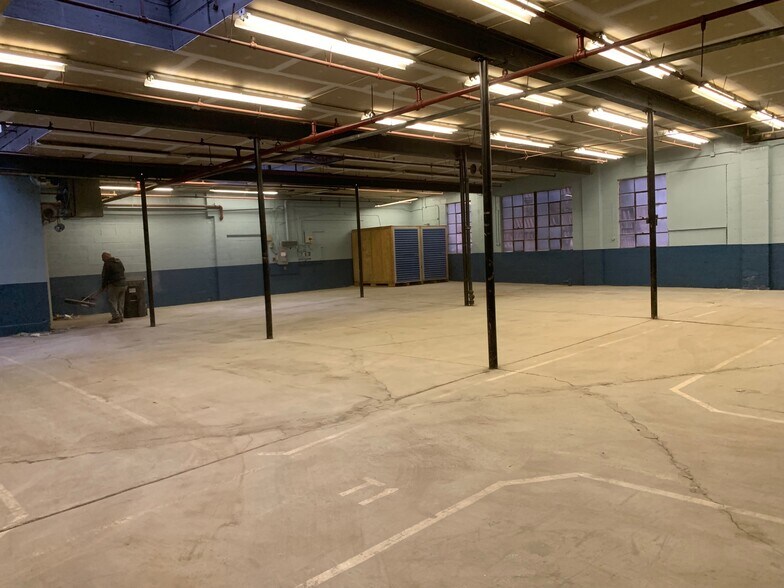 More Photos Of 210-211 Cottage St, Poughkeepsie Warehouse For Lease