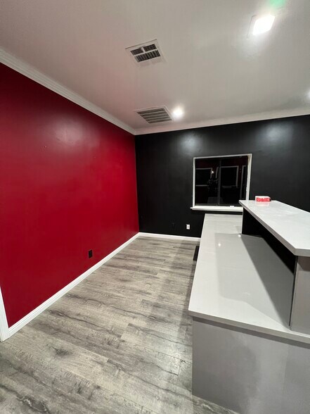 More Photos Of 5592 W San Madele Ave, Fresno Warehouse For Lease