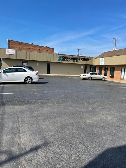 More Photos Of 2007 W Franklin St, Evansville Office For Lease