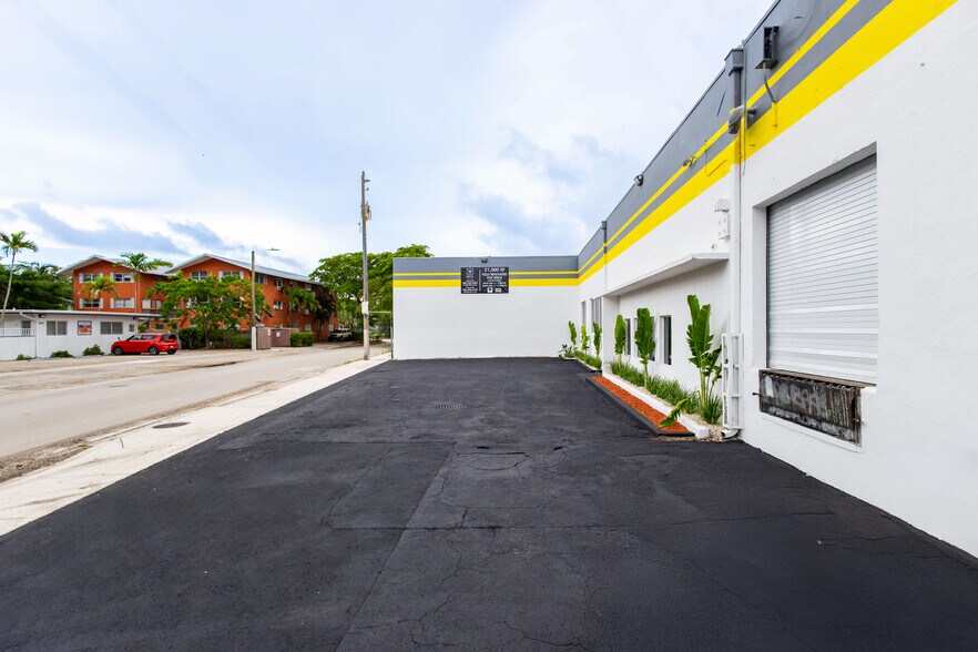 More Photos Of 6800-6890 NE 4th Ct, Miami Light Distribution For Lease