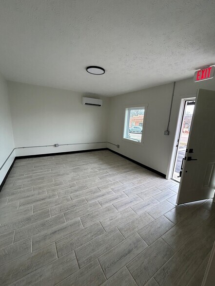 More Photos Of 2700 Eastend Dr, Humboldt Office For Lease