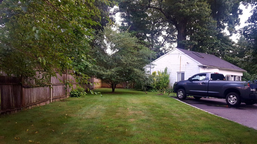 More Photos Of 740 Glen Cove Ave, Glen Head Office For Sale