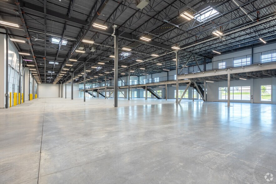 More Photos Of 10300 68 St SE, Calgary Warehouse For Sale
