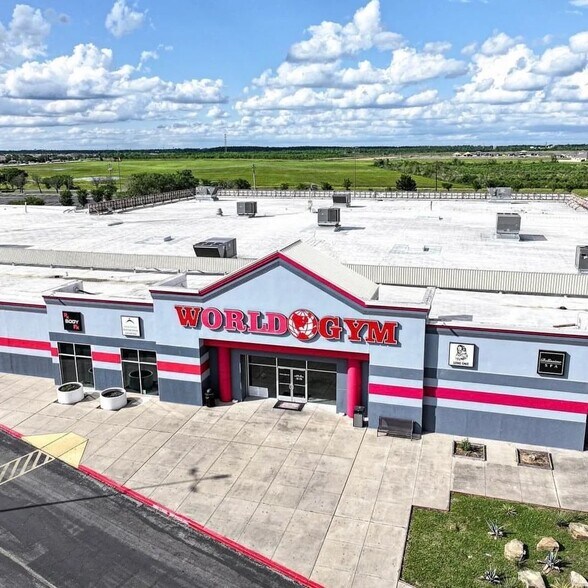 Primary Photo Of 10000 Emmett F Lowry Expy, Texas City Health Club For Lease