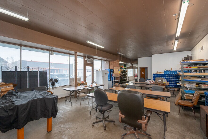 More Photos Of 612 W 3rd Ave, Moses Lake Industrial For Sale