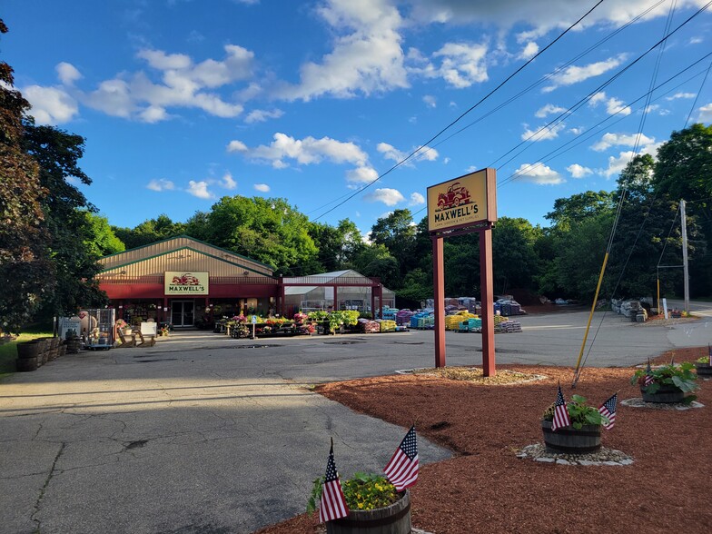 Primary Photo Of 24 Maple Rd, Chelmsford Garden Center For Sale