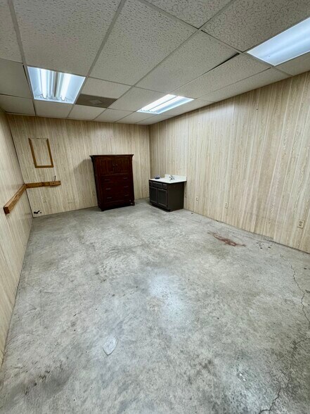 More Photos Of 4896 Deaton Rd, Trinity Warehouse For Lease