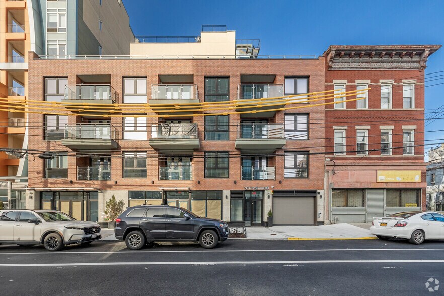 Primary Photo Of 39-04 29th St, Long Island City Apartments For Lease
