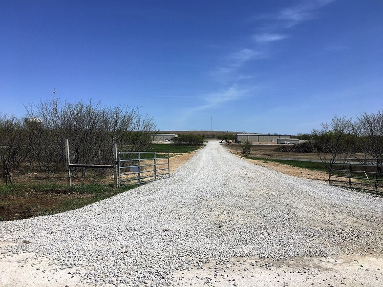 More Photos Of 2346 Seaborn Rd, Ponder Unknown For Lease