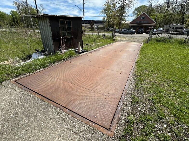 More Photos Of 157 Willow Rd, Dunkirk Auto Salvage Facility For Sale