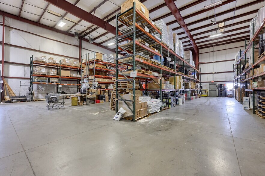 More Photos Of 220 Orlan Rd, New Holland Showroom For Sale