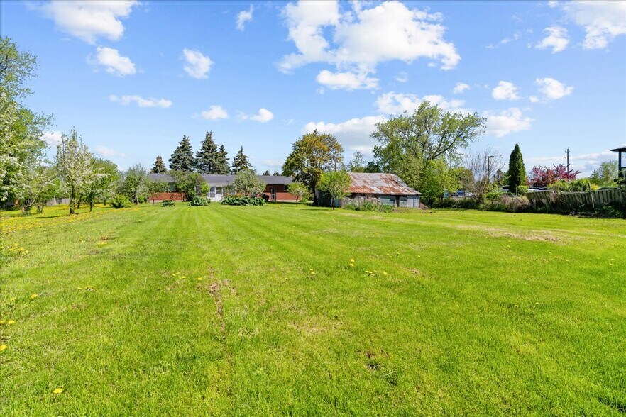 More Photos Of 2263 Durham Regional Hwy, Bowmanville Land For Sale