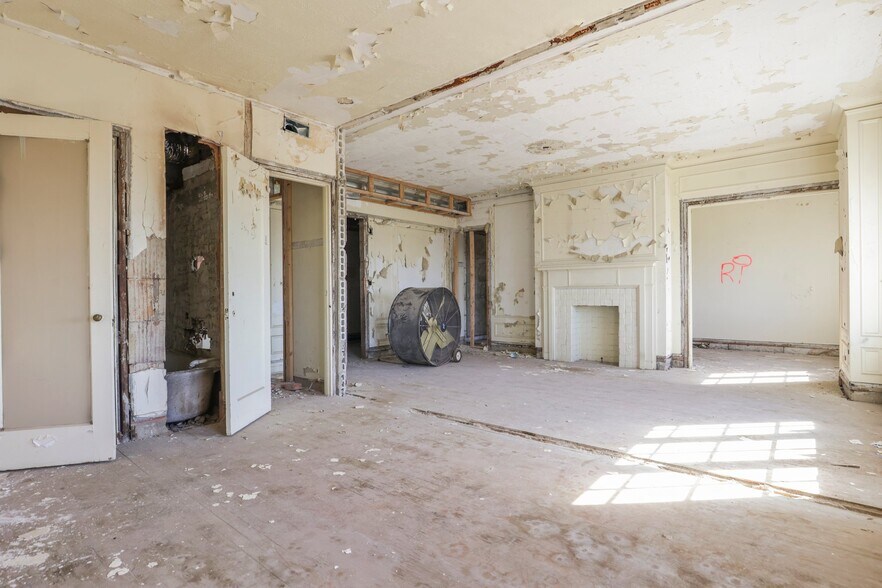 More Photos Of 1312 E Broad St, Columbus Apartments For Sale