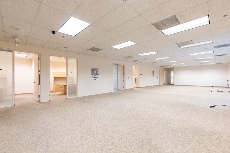 More Photos Of 21100 Erwin St, Woodland Hills Office For Sale