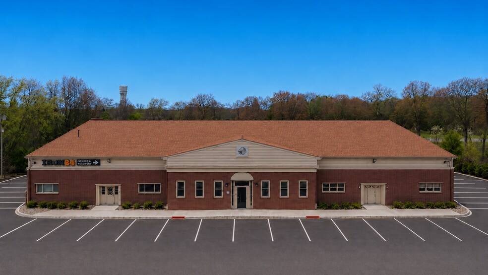 Primary Photo Of 1572 Sussex Tpke, Randolph Light Manufacturing For Lease