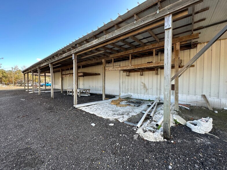 More Photos Of 18715 Colonial Dr, Orlando Warehouse For Lease
