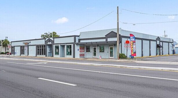 More Photos Of 817 Manatee Ave W, Bradenton Medical For Lease