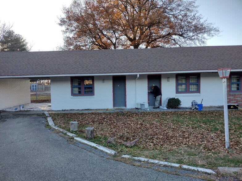 Primary Photo Of 1420 W Spresser St, Taylorville Hotel For Sale