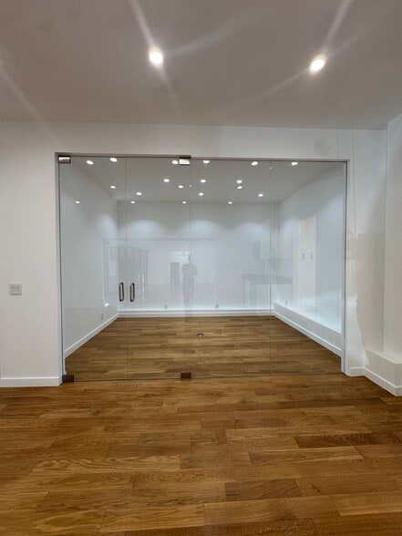More Photos Of 135 S Park Ave, San Francisco Office For Lease