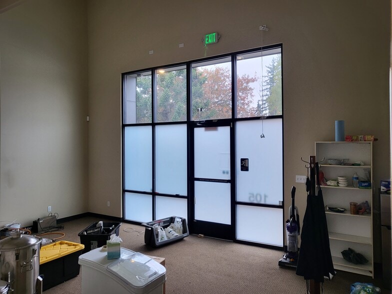 More Photos Of 13131 Mukilteo Speedway, Lynnwood Warehouse For Lease