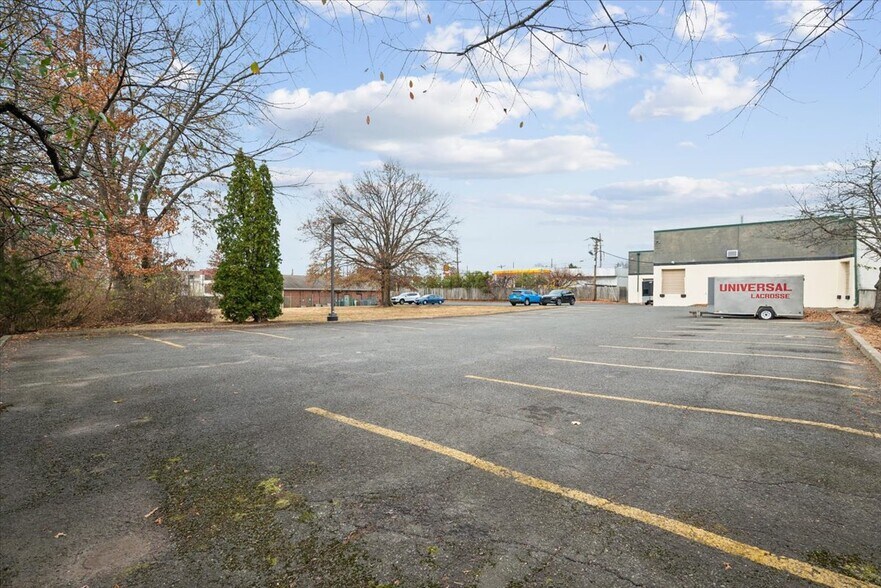 More Photos Of 906 Us Highway 22, Somerville Light Distribution For Lease